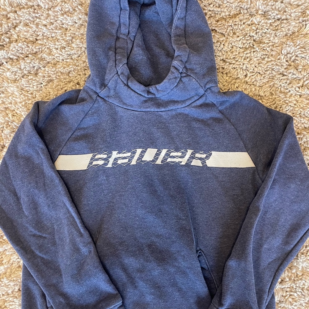 Boys Bauer hooded sweatshirt! Navy in size Small.